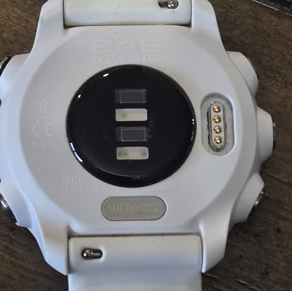 Garmin 245 Silver and Black Smartwatch (Cracked Screen) - Picture 3 of 3